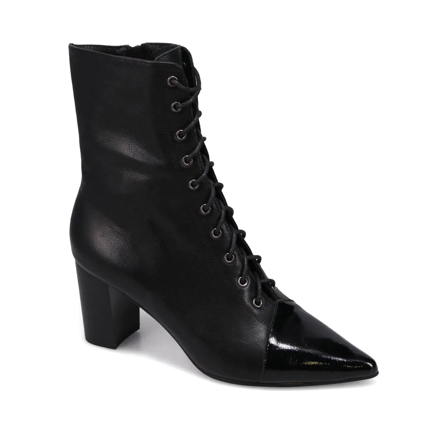Django and Juliette Women's Naomy in Black