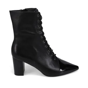 Django and Juliette Women's Naomy in Black