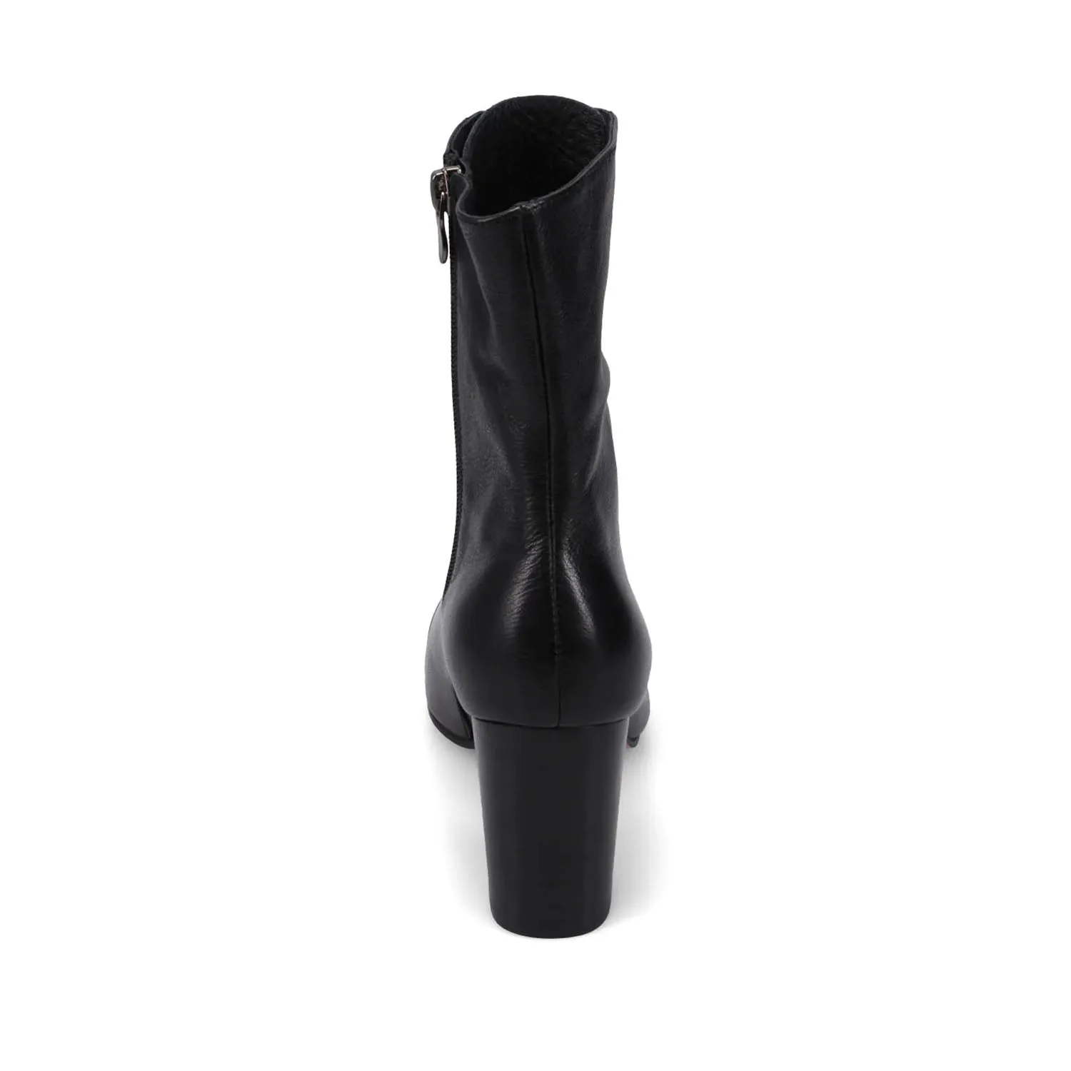 Django and Juliette Women's Naomy in Black