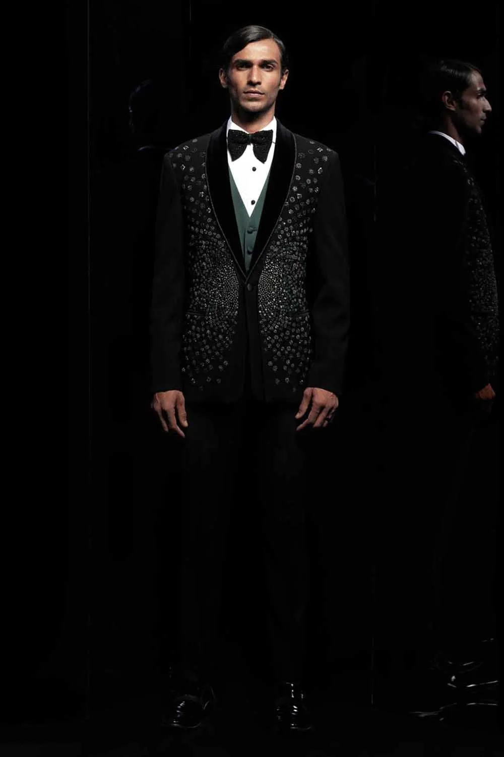 Helix Winged Crystal Tuxedo